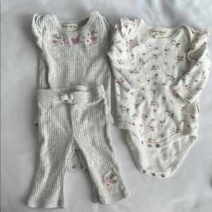 Rabbit & Bear Baby Outfit Set - Gray and White